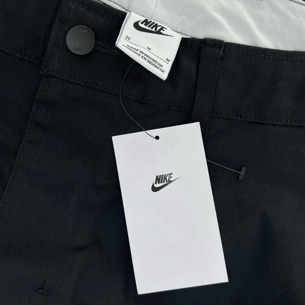 Nike Life Loose Fit Black Chino Pants Men’s Size 32 Medium Cotton New NWT